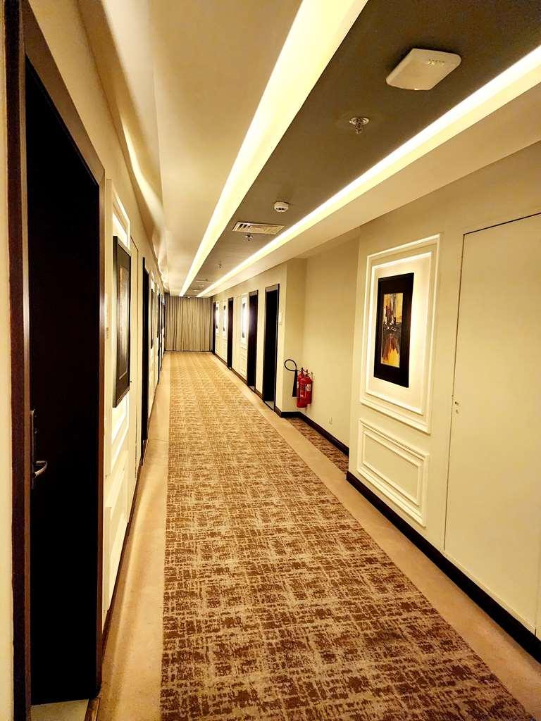 Best Western Premier Hotel Gulberg Lahore Interior photo